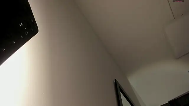 selene red  online show from 11, 11, 2025