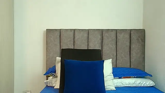 karina lewis  online show from 17, 11, 2025