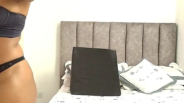 karina lewis  online show from 19, 7, 2026