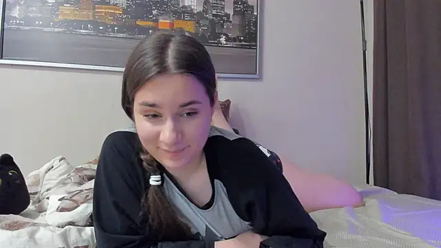 Snapshot of LunaWines chatting on 15, 3, 2025 LunaWines online show from 15, 3, 2025