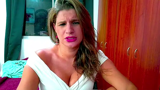 dalila sexxx online show from 1, 2, 2025