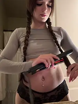 Snapshot of 18petitewhitegirl chatting on 16, 1, 2025 18petitewhitegirl online show from 16, 1, 2025