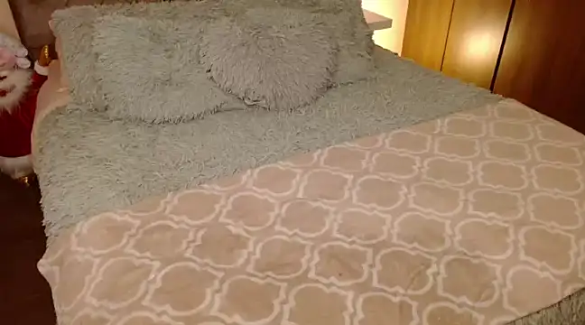 Roussmariehenao online show from 29, 12, 2024