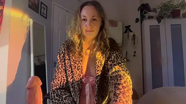 Littlelolo60 online show from 5, 2, 2026