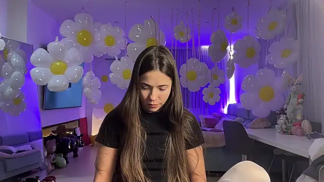 Mika Miller online show from 15, 3, 2026