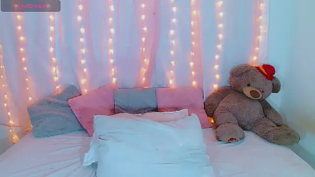 AlanaBekeer online show from 7, 10, 2025