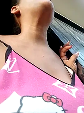 Snapshot of Andreita_95 chatting on 4, 5, 2026 Andreita 95 online show from 4, 5, 2026