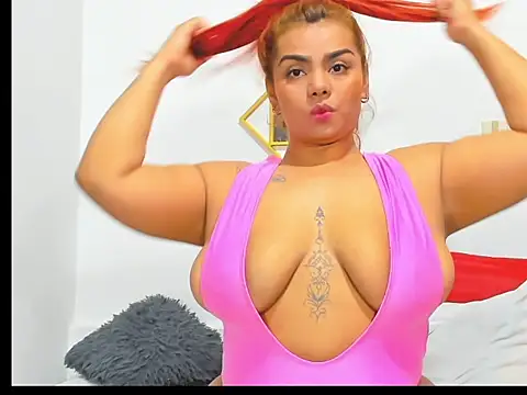 AnahiSmitth online show from 17, 2, 2025