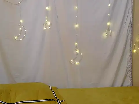 Snapshot of StarBarbiee chatting on 18, 12, 2025 StarBarbiee online show from 18, 12, 2025