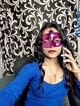 REVA DARLING online show from 30, 4, 2026