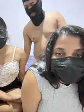 NOORA-GIRL online show from 5, 7, 2026