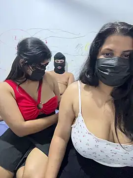 NOORA-GIRL online show from 6, 8, 2026