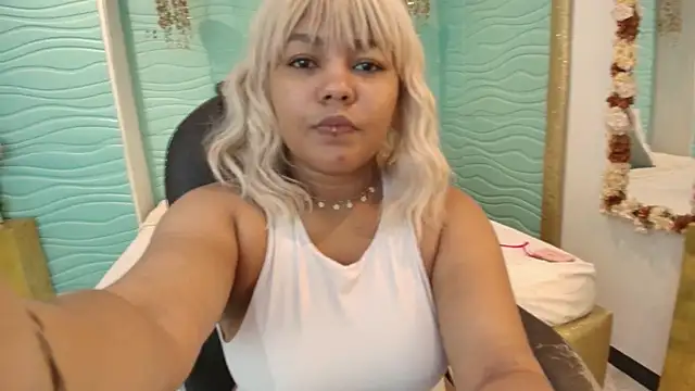 cherry chel online show from 22, 4, 2026