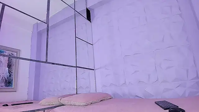 Snapshot of _LittleLia chatting on 25, 11, 2025 LittleLia online show from 25, 11, 2025