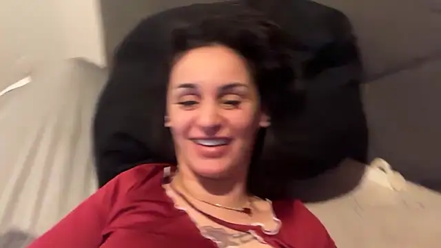 Snapshot of JeSuisUnTapin chatting on 21, 12, 2025 JeSuisUnTapin online show from 21, 12, 2025