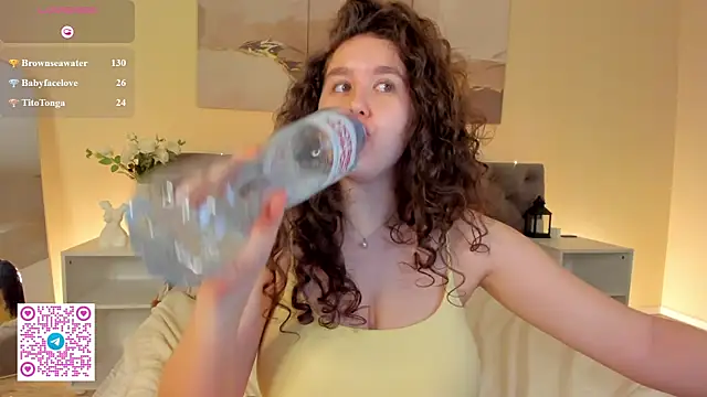 Snapshot of Ariella_Sol chatting on 31, 5, 2026 Ariella Sol online show from 31, 5, 2026