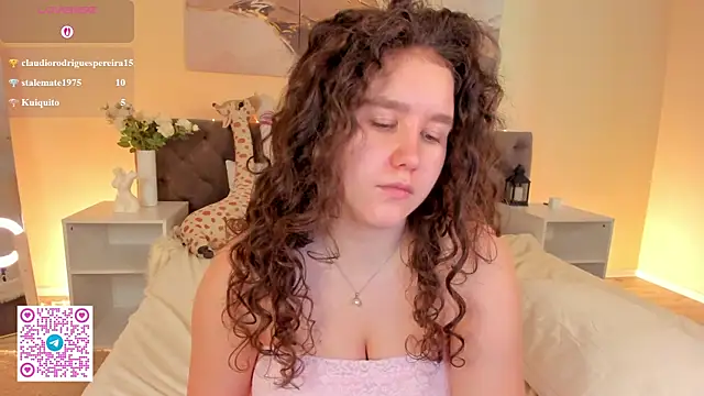 Snapshot of Ariella_Sol chatting on 5, 6, 2026 Ariella Sol online show from 5, 6, 2026