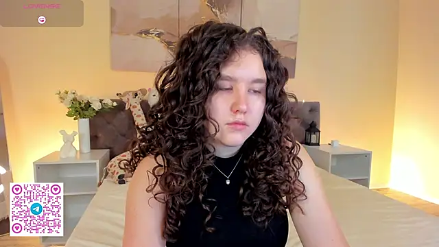 Snapshot of Ariella_Sol chatting on 6, 6, 2026 Ariella Sol online show from 6, 6, 2026