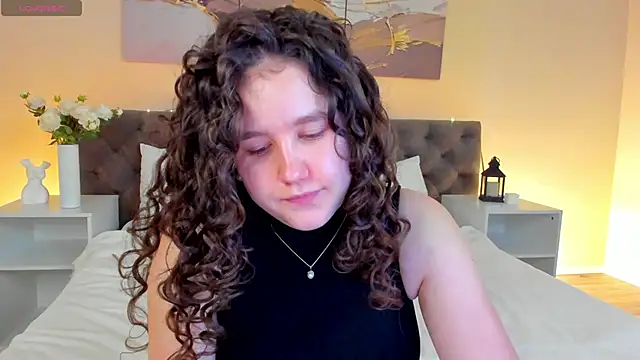 Snapshot of Ariella_Sol chatting on 14, 6, 2026 Ariella Sol online show from 14, 6, 2026
