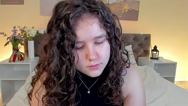 Snapshot of Ariella_Sol chatting on 15, 6, 2026 Ariella Sol online show from 15, 6, 2026