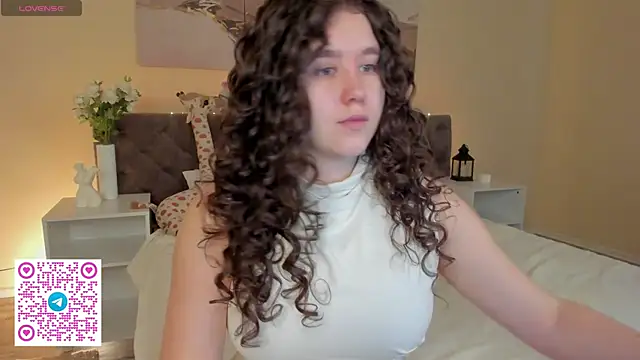 Snapshot of Ariella_Sol chatting on 22, 6, 2026 Ariella Sol online show from 22, 6, 2026