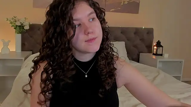 Snapshot of Ariella_Sol chatting on 3, 7, 2026 Ariella Sol online show from 3, 7, 2026