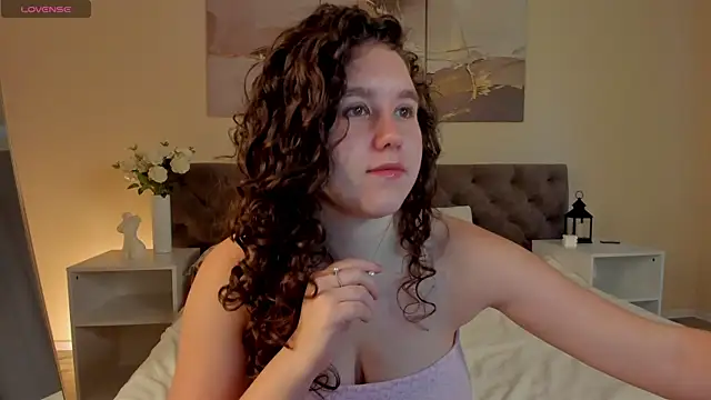 Snapshot of Ariella_Sol chatting on 23, 7, 2026 Ariella Sol online show from 23, 7, 2026
