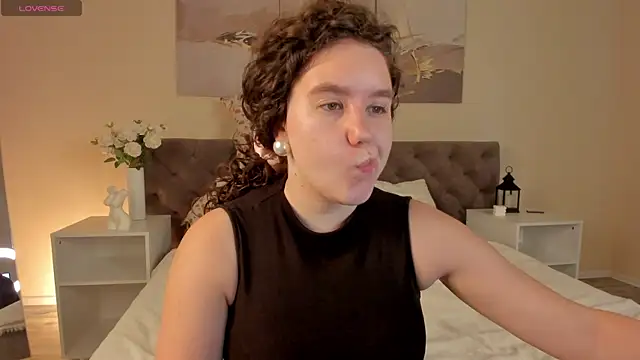 Snapshot of Ariella_Sol chatting on 24, 7, 2026 Ariella Sol online show from 24, 7, 2026