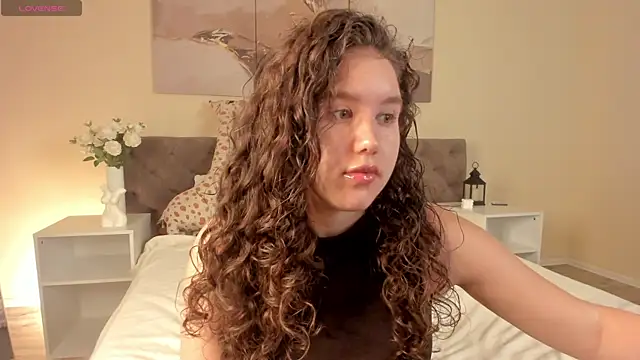 Snapshot of Ariella_Sol chatting on 25, 7, 2026 Ariella Sol online show from 25, 7, 2026