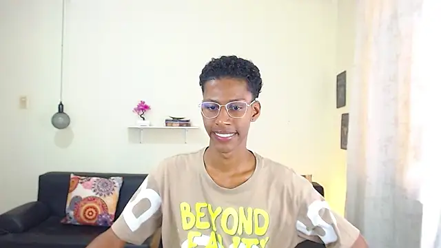 maiki18  online show from 6, 2, 2025