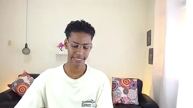 maiki18  online show from 8, 2, 2025