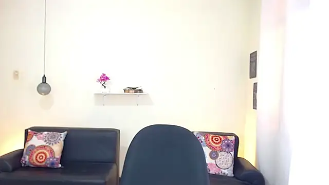 maiki18  online show from 18, 2, 2025