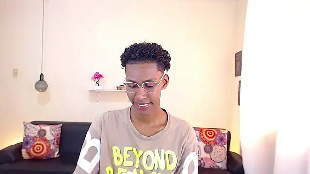 maiki18  online show from 5, 3, 2025