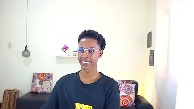 maiki18  online show from 7, 3, 2025