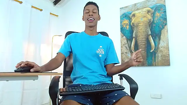 maiki18  online show from 11, 9, 2025