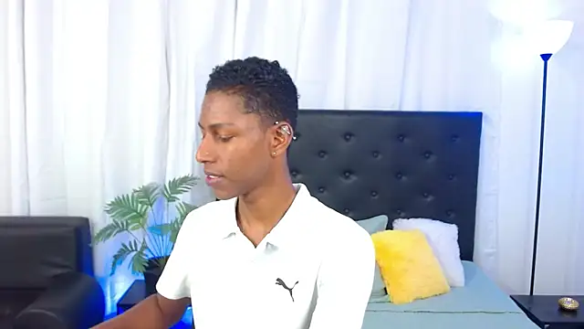 maiki18  online show from 8, 11, 2025