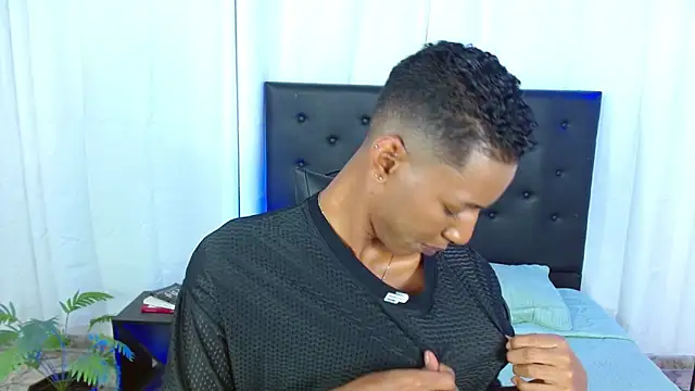 maiki18  online show from 5, 3, 2026