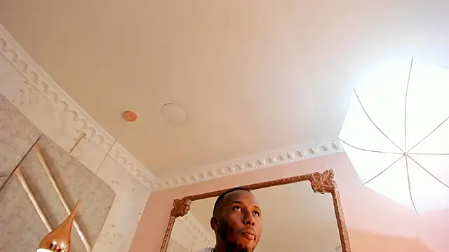 Snapshot of JamesParck chatting on 27, 1, 2025 JamesParck online show from 27, 1, 2025