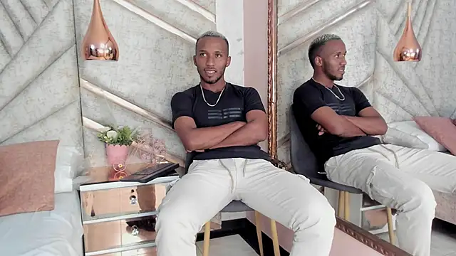 Snapshot of JamesParck chatting on 28, 2, 2025 JamesParck online show from 28, 2, 2025