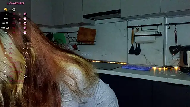 Snapshot of excited-kristi chatting on 19, 12, 2024 excited-kristi online show from 19, 12, 2024