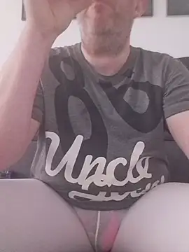 ShyBoy1982 online show from 6, 11, 2025