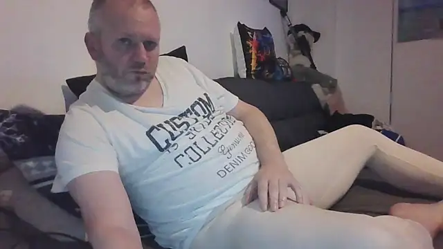 ShyBoy1982 online show from 22, 2, 2026