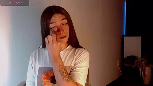 AdharaaMoon online show from 2, 1, 2025