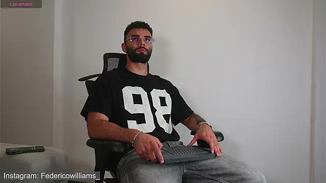 Derek w online show from 23, 9, 2025