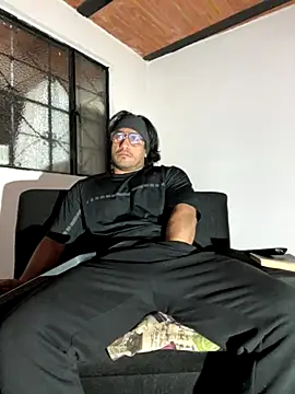 Snapshot of willian_m777 chatting on 18, 10, 2025 willian m777 online show from 18, 10, 2025