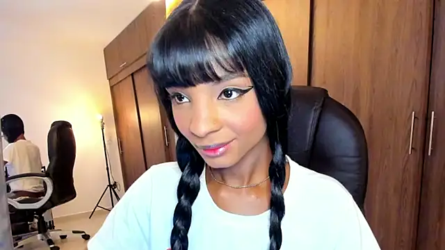 alikahouston4 online show from 5, 3, 2025