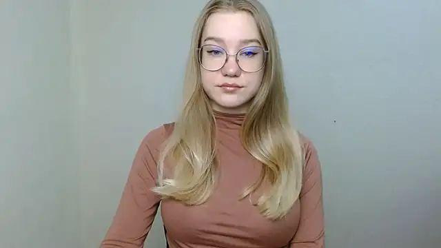 cindi hot online show from 15, 4, 2026