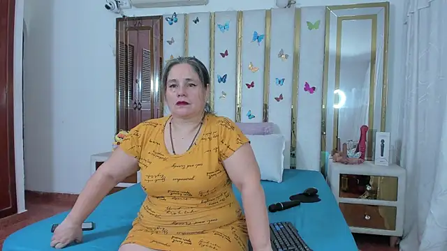 Snapshot of AnyelaGitanaMature chatting on 18, 11, 2025 AnyelaGitanaMature online show from 18, 11, 2025