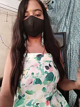 Snapshot of Parinaaz18 chatting on 8, 5, 2026 Parinaaz18 online show from 8, 5, 2026