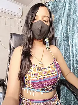 Snapshot of Parinaaz18 chatting on 11, 5, 2026 Parinaaz18 online show from 11, 5, 2026